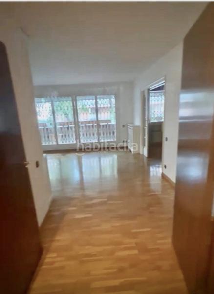 Foto 8588ddc1-adbc-4dff-9fbd-011cfb37a51e. Piso urge venta!!! piso en venta en la calle raset, en Barcelona
