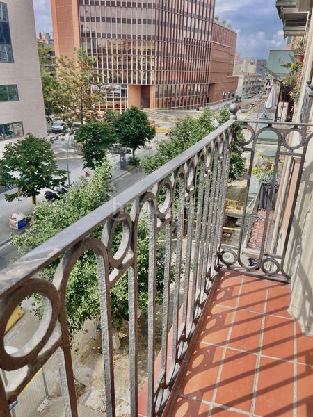 Foto b1dd4f84-ccc3-4102-bd63-7ad4e5c8302b. Pis amb aparcament a Provençals del Poblenou Barcelona