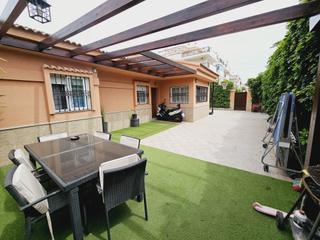 Maison  Rambla de los hileros. Chalet en castell de ferro a pocos metros de la playa
