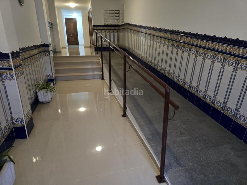 Foto 83f919e4-f304-46a6-b60b-6216a5c96534. Piso  con 3 habitaciones y plaza de garaje y licencia turistica en Motril