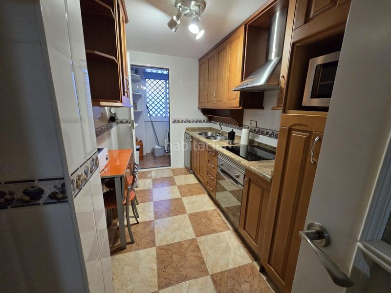 Foto a58cd763-2489-418a-92ae-082e7d488e3c. Piso  con 3 habitaciones y plaza de garaje y licencia turistica en Motril