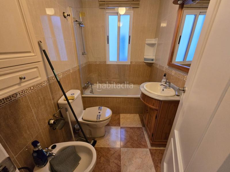 Foto ac0e3c8f-6816-4826-9e5f-67c35f209946. Piso  con 3 habitaciones y plaza de garaje y licencia turistica en Motril