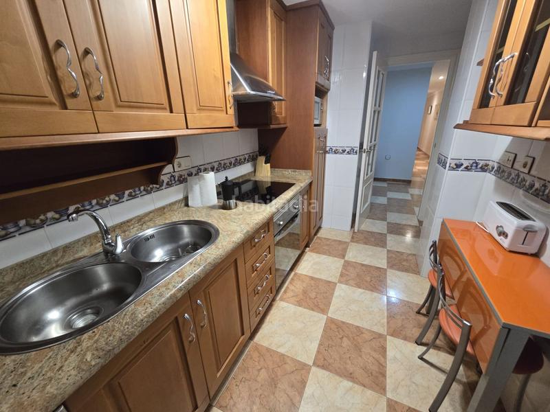 Foto fc49ba25-962a-4749-a35d-d518eb7415bc. Piso  con 3 habitaciones y plaza de garaje y licencia turistica en Motril