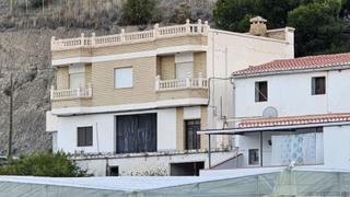 Masia  Mayor. Casa de campo con terraza panorámica y amplio terreno en los car
