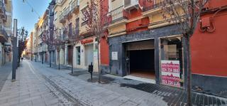 Location Local commercial à Casco Antiguo. Amplio local en alquiler calle menacho