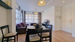 Lloguer Apartament  Calle oropéndola. Alquiler piso en planta baja de 1 dormitorio con patio en pardal