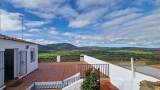 Casa  Calle san juan. Casa con maravillosas vistas en nogalesbadajoz