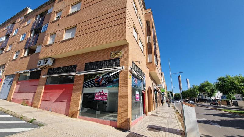 Foto 279cc775-b156-4444-b807-cf934a33f109. Local comercial en avenida damian tellez la fuente 24 local esquina en venta av damián téllez la fuente con garaje y trastero en Badajoz