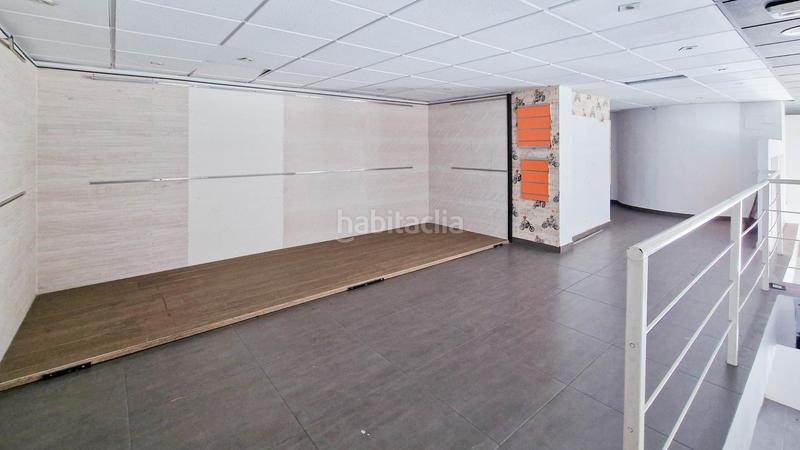 Foto 2852dd6e-a5a8-4d8e-a98c-ed21ad077202. Local comercial en avenida damian tellez la fuente 24 local esquina en venta av damián téllez la fuente con garaje y trastero en Badajoz