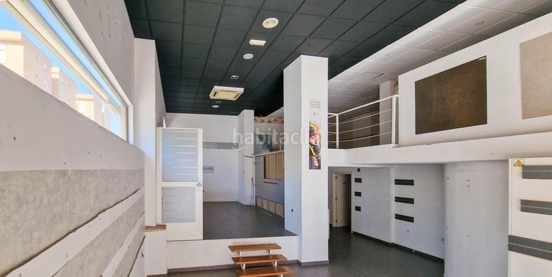 Foto 6136236e-0ff6-41f2-a099-346d6e845999. Local comercial en avenida damian tellez la fuente 24 local esquina en venta av damián téllez la fuente con garaje y trastero en Badajoz
