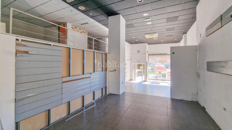 Foto aca1c1c9-97a9-4f15-941c-0fb62f5e7a98. Local comercial en avenida damian tellez la fuente 24 local esquina en venta av damián téllez la fuente con garaje y trastero en Badajoz