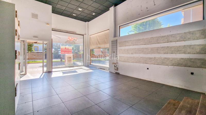 Foto b5edcc64-2e17-475f-a524-657efe29b37f. Local comercial en avenida damian tellez la fuente 24 local esquina en venta av damián téllez la fuente con garaje y trastero en Badajoz
