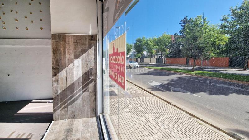 Foto d510f8e8-b846-4d77-9879-bf635e0d72db. Local comercial en avenida damian tellez la fuente 24 local esquina en venta av damián téllez la fuente con garaje y trastero en Badajoz