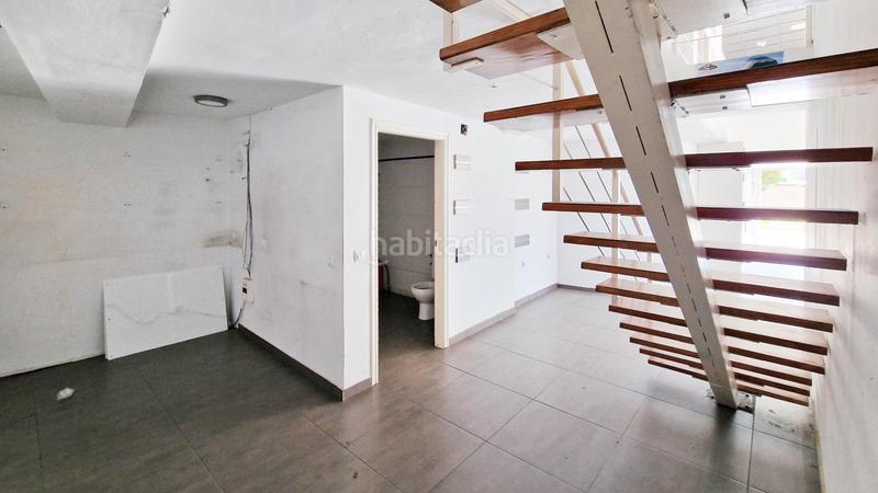 Foto f3ff2565-cedc-4ffa-99f4-337370e5428f. Local comercial en avenida damian tellez la fuente 24 local esquina en venta av damián téllez la fuente con garaje y trastero en Badajoz