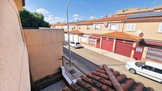 Lloguer Casa adossada  Calle calle de gutenberg. Adosado amueblado 4 dormitorios con garaje privado, terraza y pa