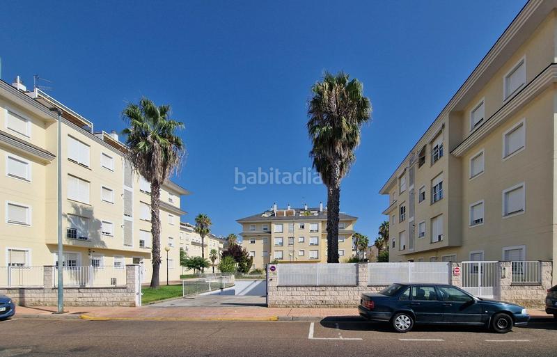 Foto 6479c134-9d35-4b39-8f73-19926f67355e. Alquiler planta baja piso bajo de 3 dormitorios amueblado en alquiler con garaje zona jardines del guadiana en Badajoz