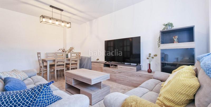 Foto 6d2c25ed-f942-4435-b7a3-9768cc91892e. Alquiler planta baja piso bajo de 3 dormitorios amueblado en alquiler con garaje zona jardines del guadiana en Badajoz