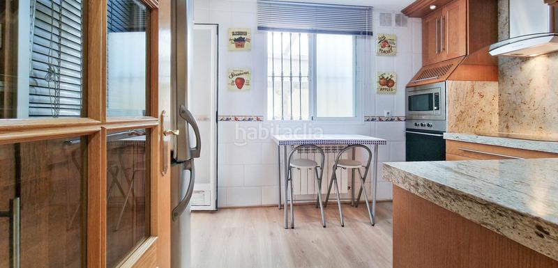 Foto 5eb04f4c-c359-4061-aae1-9eb16cb072a6. Casa adossada amb calefacció aparcament a Carretera de Sevilla - Los Montitos Badajoz