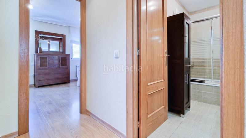 Foto e3c82381-0e5c-41c3-8b69-e04c6debb1d1. Casa adossada amb calefacció aparcament a Carretera de Sevilla - Los Montitos Badajoz