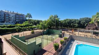 Affitto Appartamento  Calle gaspar méndez. Alquiler en huerta rosales con piscina, zonas deportivas y parki