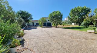 Chalet  Calle menor. Chaletcasa en venta en la atalaya con 5 habitaciones, jardín  y