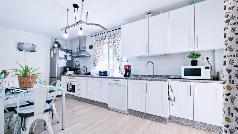 Foto 06b6e11f-e4de-45d1-b130-c8a413f894d9. Chalet with heating parking in Carretera de Sevilla - Los Montitos Badajoz