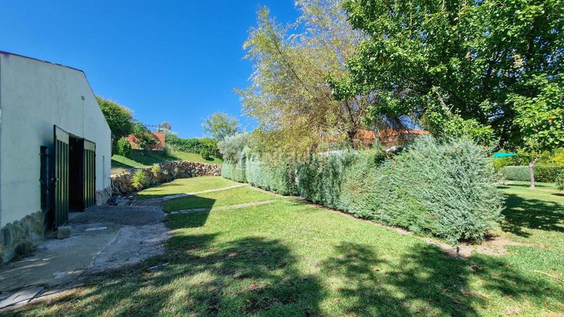 Foto 78d0b3fc-9ee2-47c3-bc56-6ac3df95c0fc. Chalet with heating parking in Carretera de Sevilla - Los Montitos Badajoz