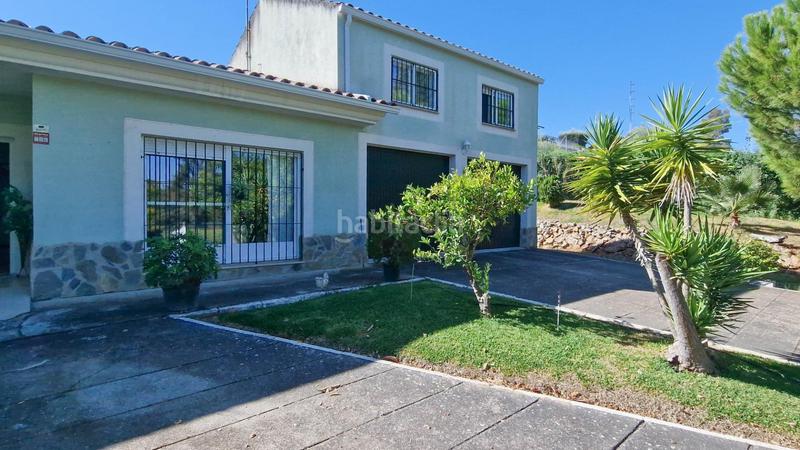 Foto a9f2ad65-5f0a-48f3-8f15-ade214b916cd. Chalet with heating parking in Carretera de Sevilla - Los Montitos Badajoz