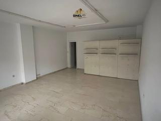 Geschäftsraum in Avda de Madrid - Pº de la Estación. Local com. en venta en centro  coca de la piñera, 1 despacho.