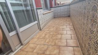 Etagenwohnung in Avda de Madrid - Pº de la Estación. Piso en venta en centro  coca de la piñera, 3 dormitorios.