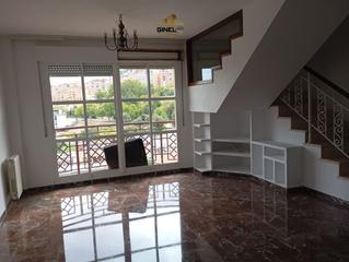 Miete Zweistöckige Wohnung in Valdeastillas - Fuentezuelas. Duplex en alquiler en fuentezuelas  fuentezuelas 2 fase, 4 dormi