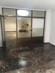 Miete Büro in San Bartolomé - Millán de Priego. Oficina en alquiler en centro, 3 dormitorios.