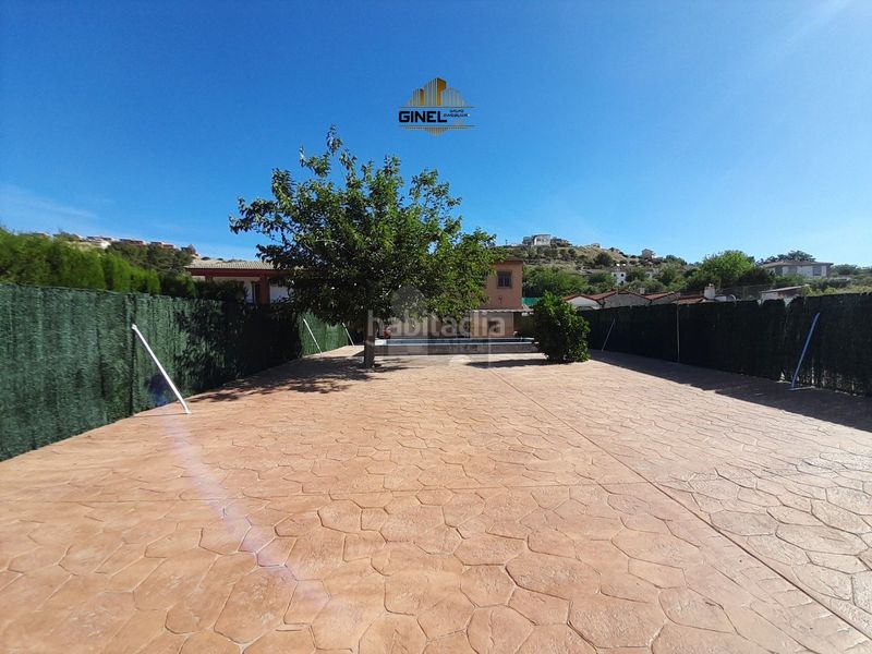 Foto 19e93e6a-2528-4354-9620-434eebd657bf. Chalet  en venta en afueras antigua crtra. granada, 4 dormitorios. en Jaén