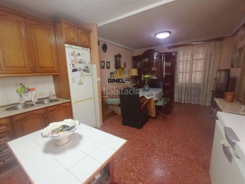 Foto b0aae63f-6cd5-466f-94e1-d5d12d79c653. Casa amb aparcament a Ctra. Circunvalación - La Magdalena Jaén