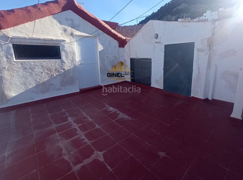 Foto c1493831-23b1-45f4-89a2-e7e8af29f7ea. Casa amb aparcament a Ctra. Circunvalación - La Magdalena Jaén