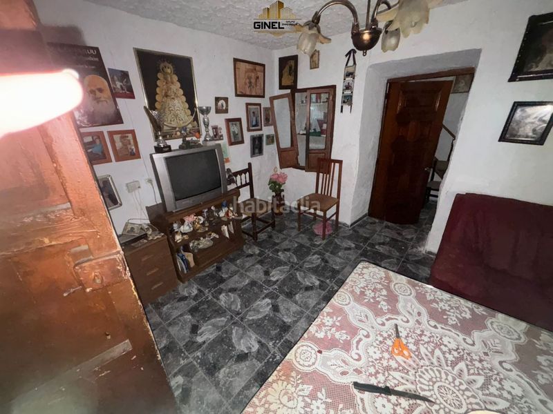 Foto ec7c6d66-536c-4606-a39e-897cb90b4dff. Casa adossada amb aparcament a Alcaudete