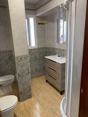 Miete Etagenwohnung in Peñamefecit - Avda Barcelona. Habitación en alquiler en renfe  center, 4 dormitorios.