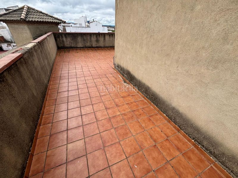 Foto 57d3d6d6-ed8e-4c4e-8ff3-1a02efe3cf1c. Casa adossada amb aparcament a Arjona