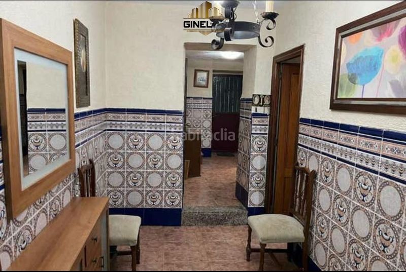 Foto 41f8446c-53da-4f34-8b84-de62cc8b2107. Casa adossada a Santa Isabel Jaén