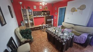 Casa a schiera in San Bartolomé - Millán de Priego. Casa adosada en venta en fernando iv, 8 dormitorios.