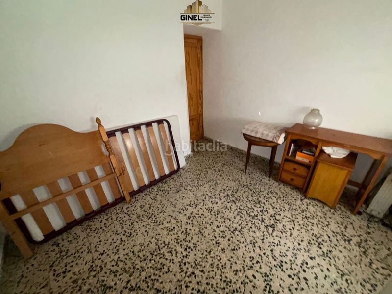 Foto d3eab1c0-7840-4613-85c7-8fead36b822c. Casa adossada a Santa Isabel Jaén