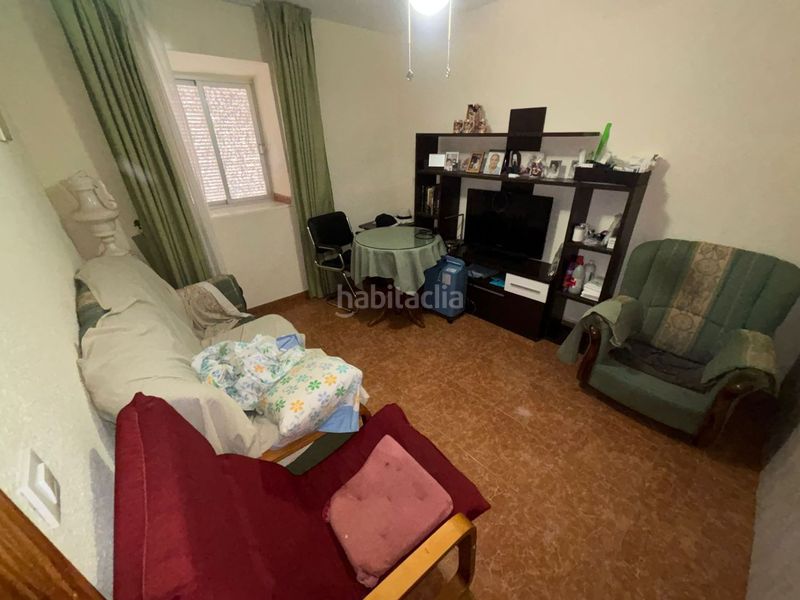 Foto f2114dc5-7312-4470-88f0-4b5f0ce70843. Casa adossada a Santa Isabel Jaén