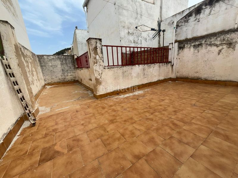 Foto f847bdad-b845-45b1-a610-a135eadf0875. Casa adossada a Santa Isabel Jaén