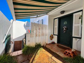 Casa aparellada a Arico. Casa en venta en arico