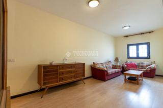 Casa aparellada a Arico. Casa en venta en arico