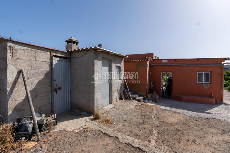 Foto 4c653c38-a00f-49d2-a772-fefb13c50d94. Masía casa rural en venta en Charco del Pino Granadilla de Abona