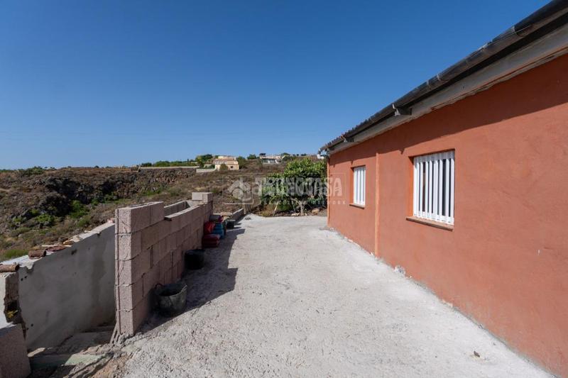 Foto 53adbb7b-173a-45de-8d77-ad7484ccee31. Masía casa rural en venta en Charco del Pino Granadilla de Abona