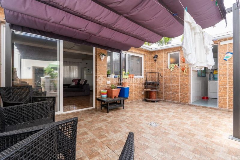 Foto f32e9a6c-be28-4961-9ba3-1a2689e1b01a. Casa a Arico