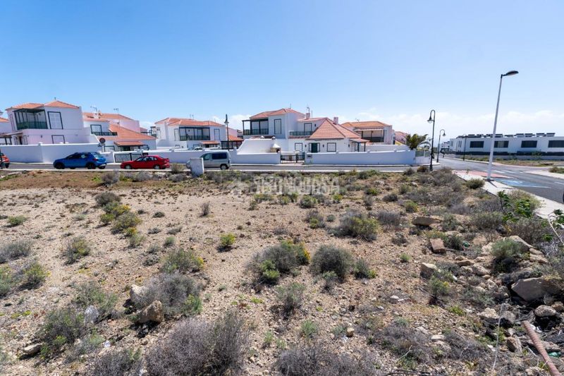 Foto 4f504ad0-93d1-44aa-b376-df53aeddbfd8. Terreny residencial a Arico