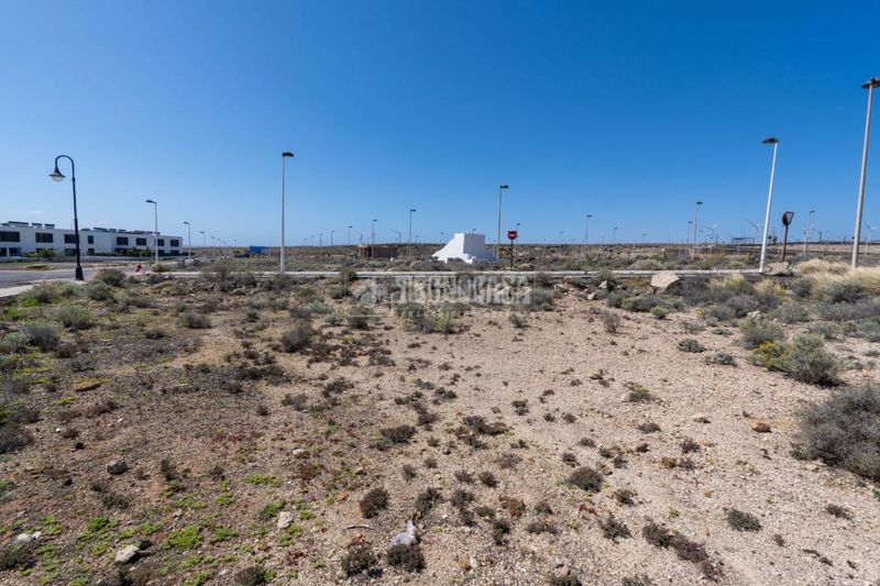 Foto b47d50c8-6557-49cb-8983-7015619da4b2. Terreny residencial a Arico